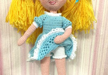 Вязаная куколка