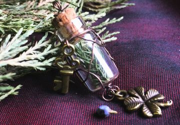 Кулон-флакончик "Маленькая туя"