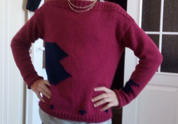 Связанный свитер