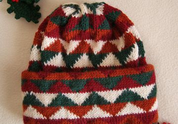 Шапка с жаккардом и двойным отворотом