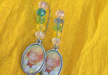 Серьги с изображением милой девочки☺️