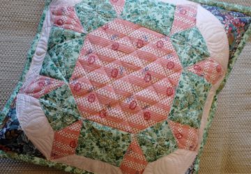 Подушка Весенний первоцвет