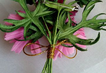 Букеты , цветы и украшения !