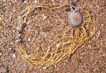 Ожерелье ручной работы "Золотой песок"