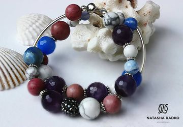 Браслет на замке из натуральных камней