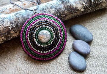 Кулон из бисера. Пошаговая инструкция.