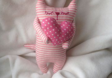 Котик с сердечком