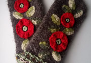 Варежки с маками