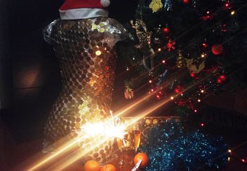 скульптура из монет