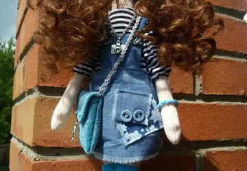 Кукла кудряшка