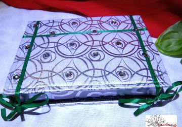 Шкатулка под украшения