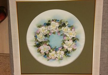 веночек с цветами яблони