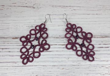 Кружевные серьги в технике фриволите