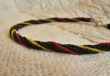 Жгут-колье из бисера