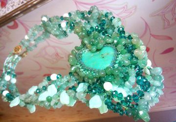 Ожерелье ручной работы "Виноград" из натурального хризопраза, авантюрина,чешского стекла, бусин и бисера