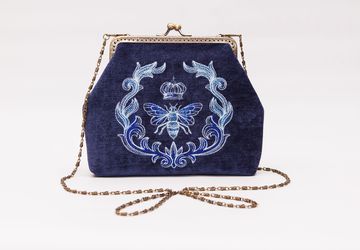 Сумочка с вышивкой Императрица