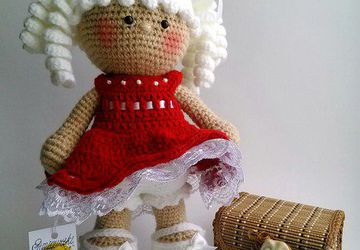 Куколка в красном платье