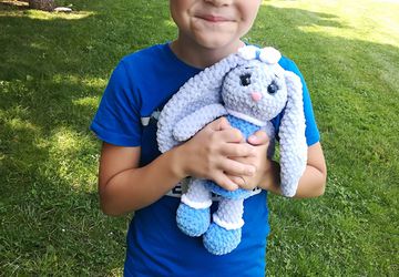 Зайка плюшевый