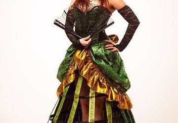 корсетное платье с кринолином.