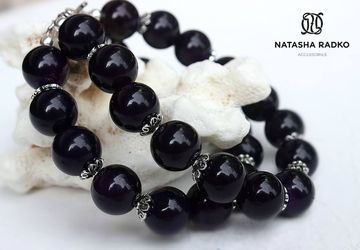 Браслет на замке из натуральных камней