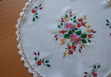 Салфетка вышитая круглая