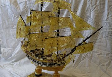 Янтарный корабль
