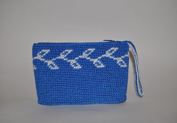 Косметичка-клатч вязаная