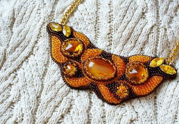 Колье "Янтарная бабочка"