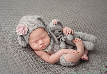 Костюмчик "Зайка"- шапочка, штанишки с грудкой, плюс мягкая игрушка "Зайчонок"