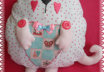 Кот-подушка