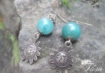 Солнечные сережки с малахитом