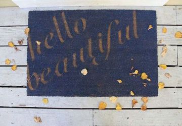 Делаем коврик у двери с авторским текстом