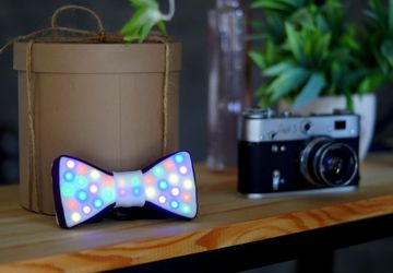 галстук-бабочка с потрясающими световыми эффектами