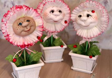 Цветочек в скульптурно-текстильной технике