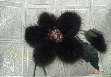 Брошь из меха норки