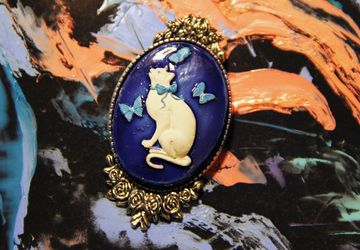 Нежная брошь Синяя кошка