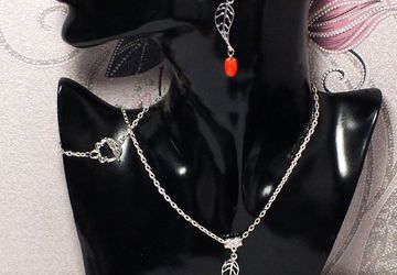 Гарнитур из кораллов