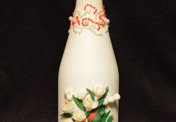 Праздничная бутылка шампанского