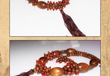 Колье и серьги из дерева