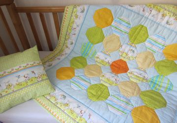 Комплект "Деревенька" в детскую кроватку.