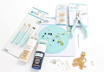 Праздничные украшения своими руками