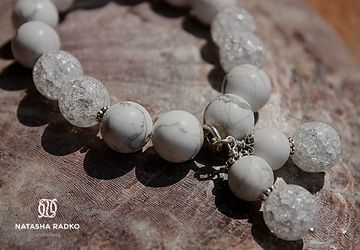Браслет на резинке из натуральных камней