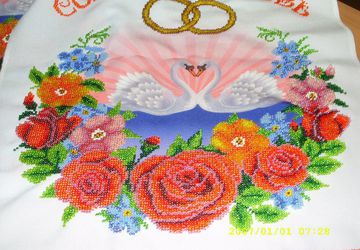 Свадебный рушник, вышитый бисером