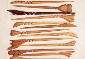 Заколка-шпилька деревянная резная.