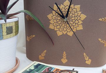 Часы настенные металлические