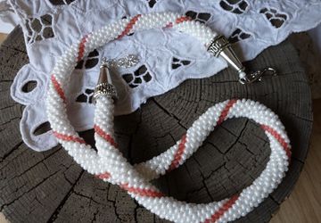 Колье "Клубничное мороженое"