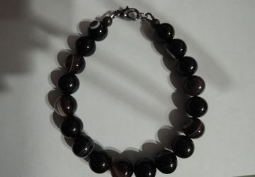 Мужской браслет из черного глазкового агата.