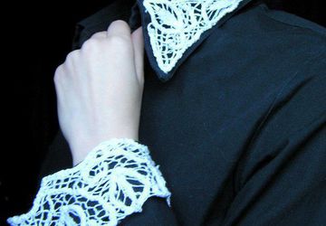 Кружевные манжеты и воротничок