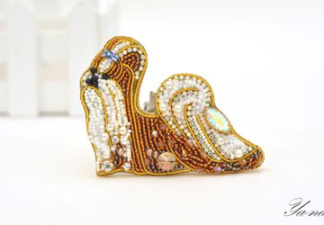 Брошь из бисера, канители, страз и бусин "Собачка Ши-Тцу"