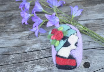 брошь - камея.